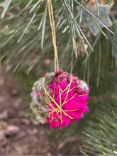 Cargar imagen en el visor de la galería, Adorno Navideño

