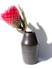Cargar imagen en el visor de la galería, Florero
