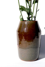 Cargar imagen en el visor de la galería, Florero
