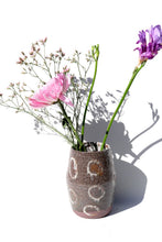 Cargar imagen en el visor de la galería, Florero
