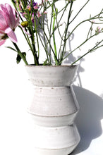 Cargar imagen en el visor de la galería, Florero
