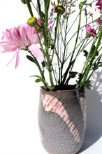 Cargar imagen en el visor de la galería, Florero
