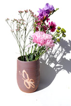 Cargar imagen en el visor de la galería, Florero
