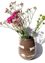Cargar imagen en el visor de la galería, Florero
