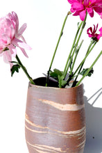 Cargar imagen en el visor de la galería, Florero
