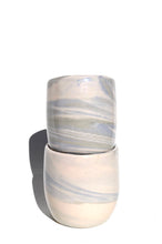 Cargar imagen en el visor de la galería, Taza marmoleada
